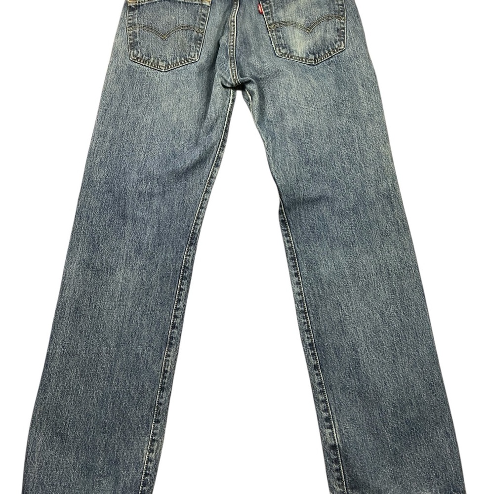 Y2K levi’s 501 button fly straight leg medium wash jeans 32 x 31 made in Mexico